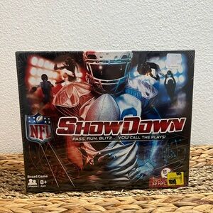 NFL SHOWDOWN Football Board Game You Call The Plays New Factory Sealed